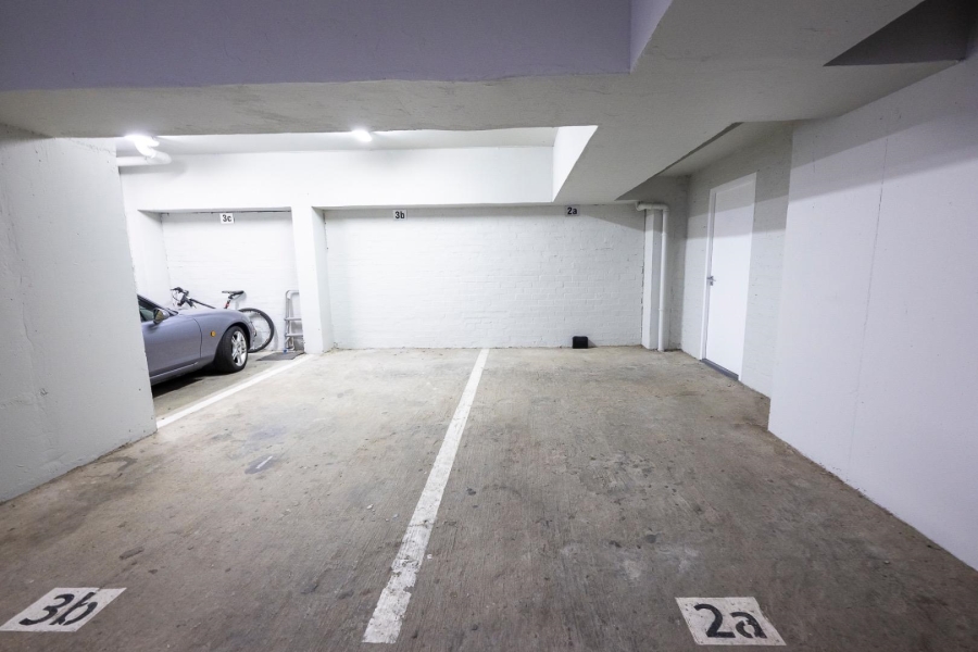 2 Bedroom Property for Sale in Sea Point Western Cape